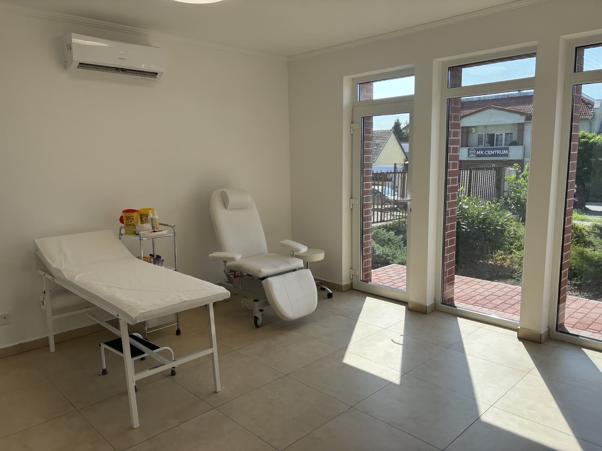 Veresegyházi rendelő – vérvételi szoba 2